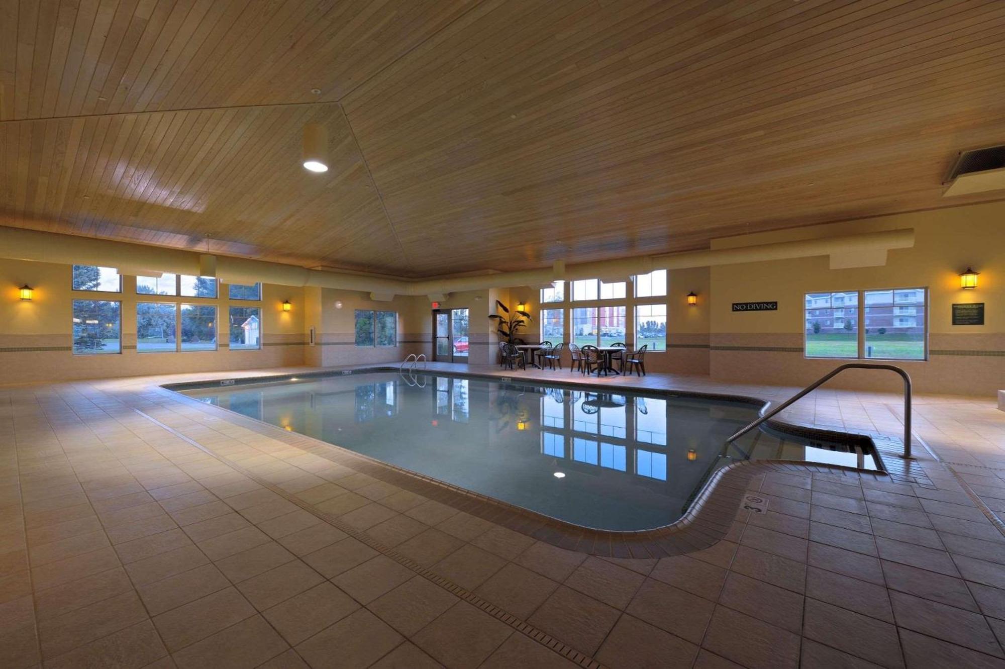 Country Inn & Suites By Radisson, Grand Forks, Nd Servizi foto
